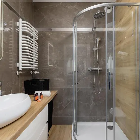 Cracow Pradnik Spacious & Family With 3 Bedroom By Renters Prestige *