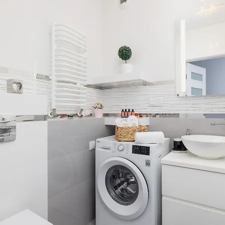 Cracow Pradnik Spacious & Family With 3 Bedroom By Renters Prestige *