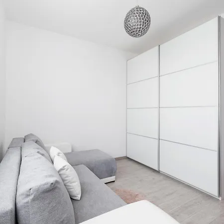 Cracow Pradnik Spacious & Family With 3 Bedroom By Renters Prestige Krakow