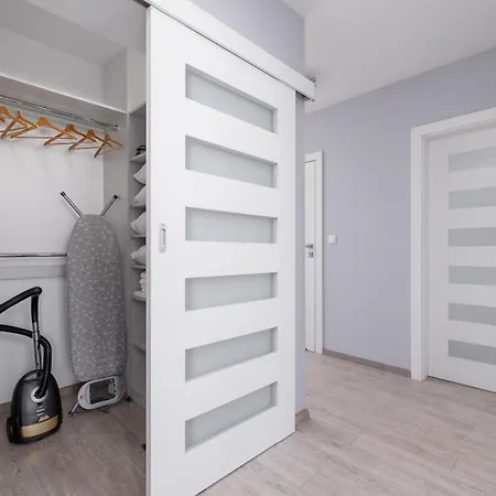 Cracow Pradnik Spacious & Family With 3 Bedroom By Renters Prestige * Kraków