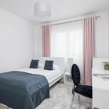 Cracow Pradnik Spacious & Family With 3 Bedroom By Renters Prestige Krakow